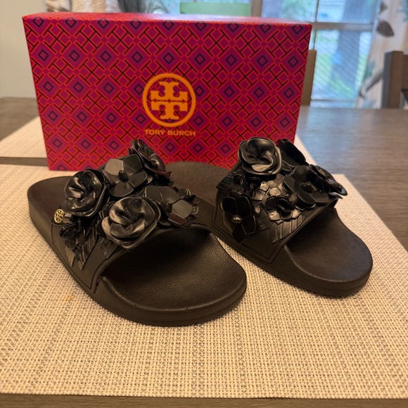 Tory Burch Black Blossom Slides Size 7 EUC Floral Embellishment Slip On Sandals - Picture 1 of 8